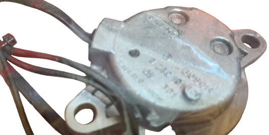 (.) Genuine VOLVO Camshaft position sensor 9143648 , 0232101029 NEW.