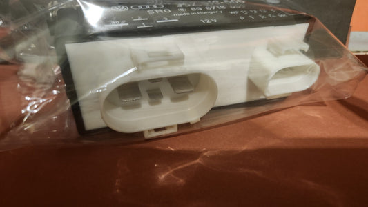 () Genuine Volkswagen Coolant Fan Relay 357919506 New. Old stock.